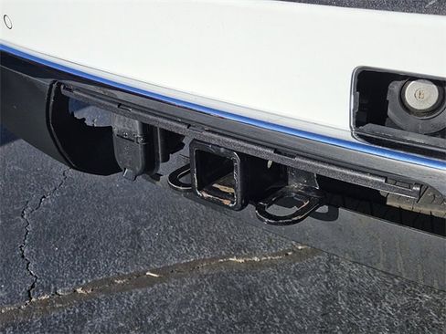 Used 2024 GMC Yukon XL SLT image 15