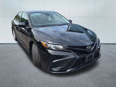 Used 2024 Toyota Camry SE FWD image 5