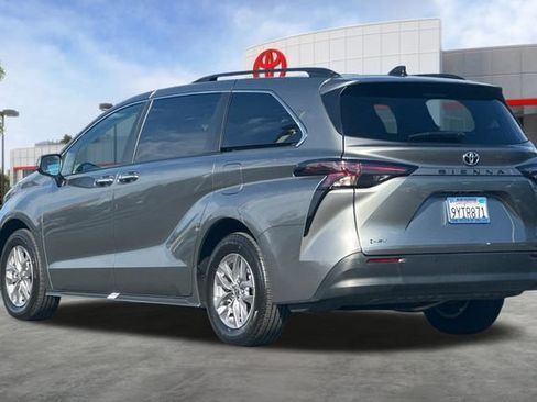 Certified 2026 Toyota Sienna XLE FWD image 7