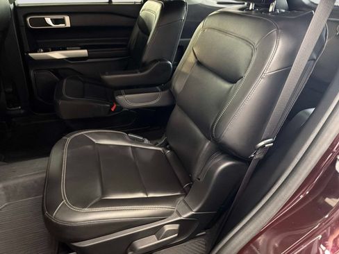 Used 2023 Ford Explorer XLT w/ Equipment Group 202A AWD/4WD image 14