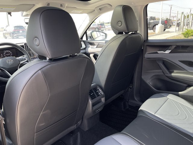 New 2026 Volkswagen Tiguan SE AWD/4WD image 17