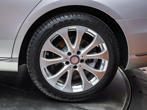 Used 2017 Mercedes-Benz E 300 image 11