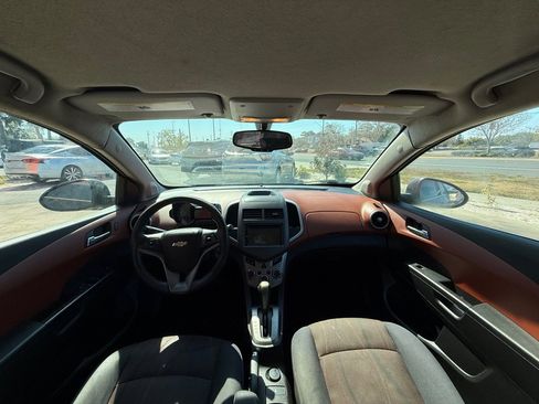 Used 2015 Chevrolet Sonic LT image 6