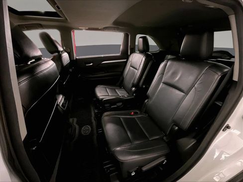 Used 2017 Toyota Highlander XLE w/ Protection Package #3 AWD/4WD image 31