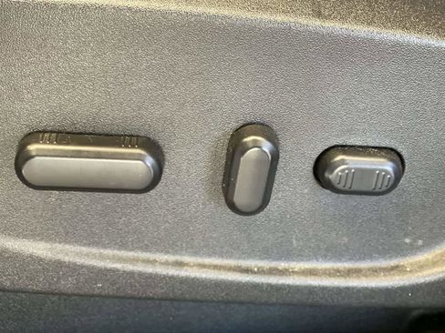 Used 2018 Ford Escape SE image 15