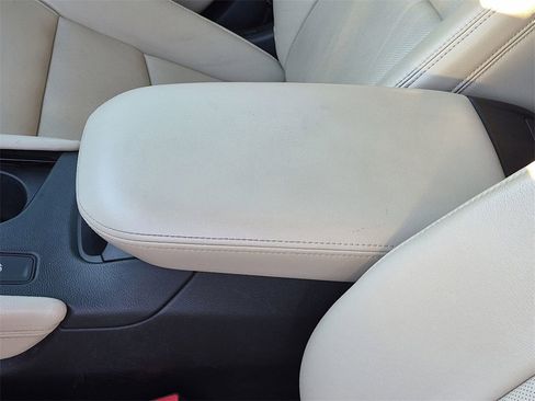 Used 2017 Cadillac XT5 Luxury image 20