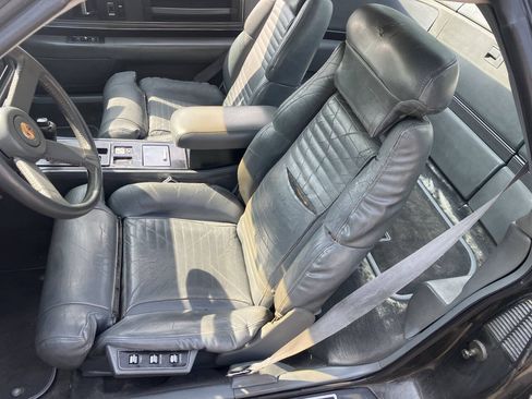 Used 1989 Buick Reatta Coupe FWD image 26