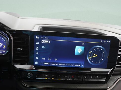 Used 2024 Chevrolet Silverado 1500 ZR2 w/ Technology Package image 11