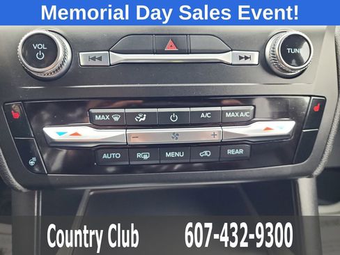 Used 2020 Ford Explorer XLT w/ Equipment Group 202A AWD/4WD image 15