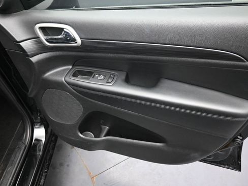 Used 2022 Jeep Grand Cherokee Laredo X image 35