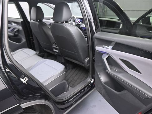 Used 2026 Volkswagen Tiguan SE R-Line AWD/4WD image 45