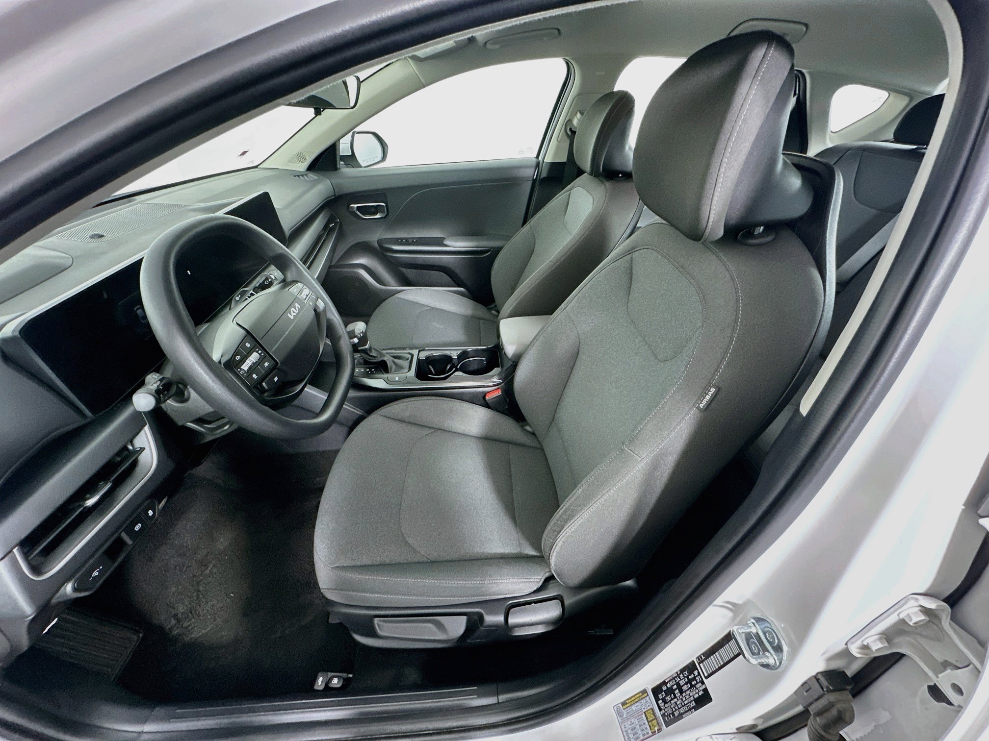 Used 2025 Kia K4 FWD image 13