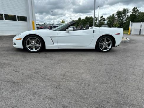 Used 2008 Chevrolet Corvette Convertible w/ Preferred Equipment Group RWD image 2