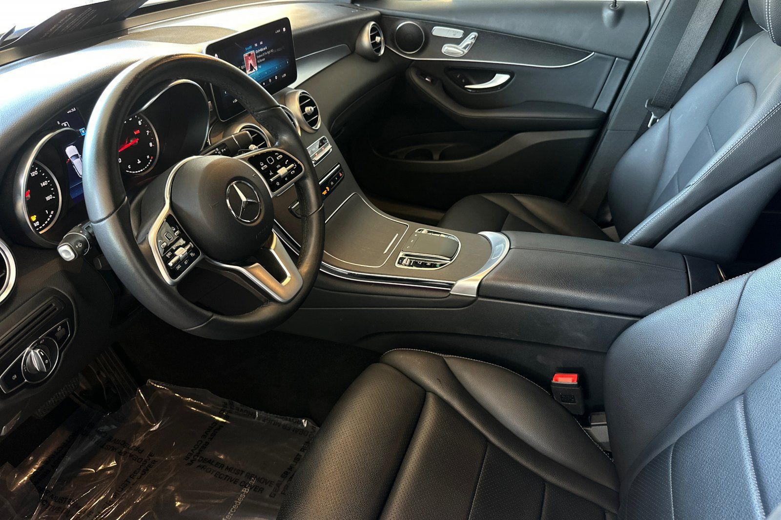 Used 2022 Mercedes-Benz GLC 300 image 9