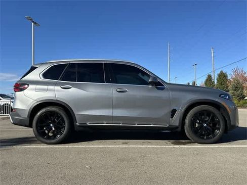 Used 2025 BMW X5 xDrive40i w/ Climate Comfort Package image 3