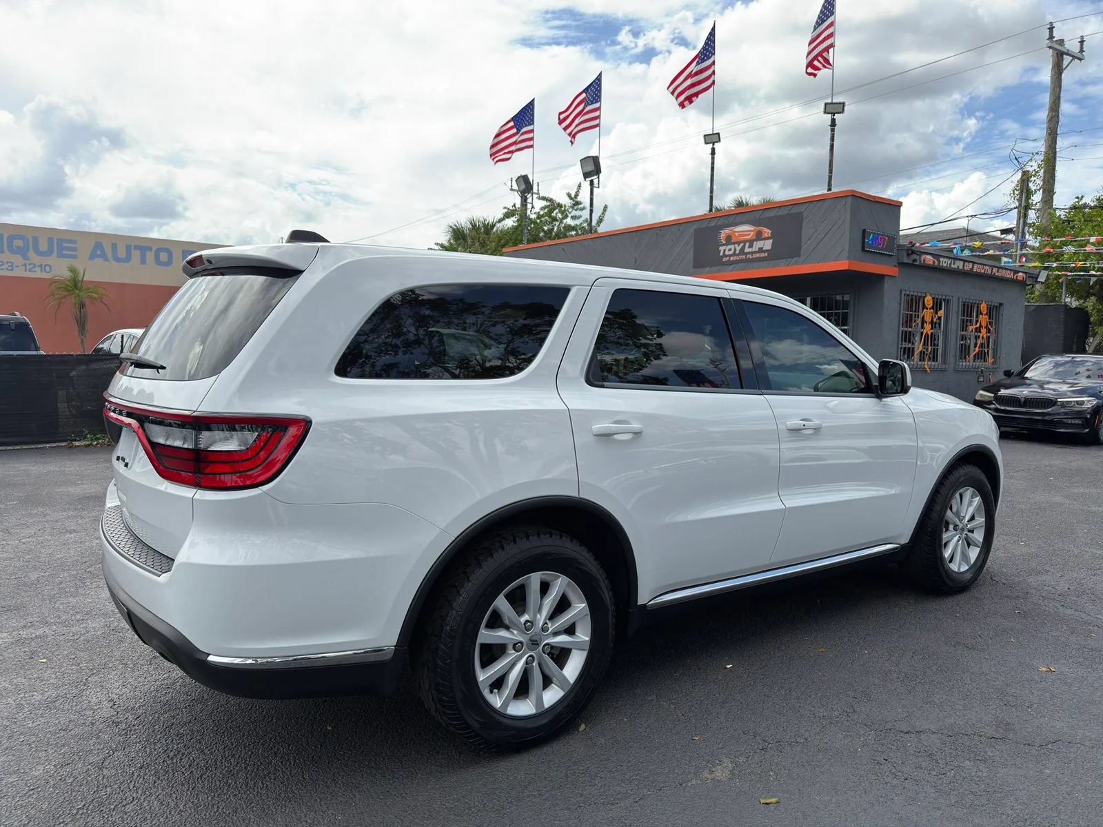 Used 2019 Dodge Durango SXT w/ 3rd Row Seating Group RWD image 5