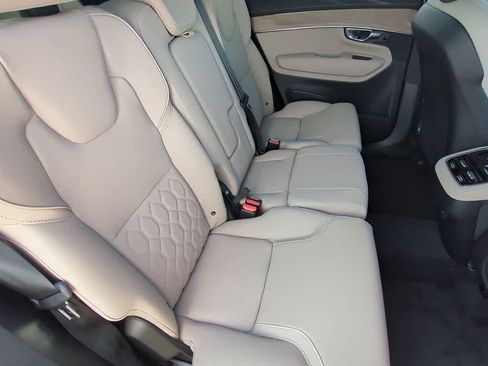Used 2026 Volvo XC90 B6 Plus w/ Protection Package Premier AWD/4WD image 19