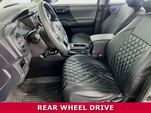 Used 2016 Toyota Tacoma SR w/ SR Convenience Package RWD image 3