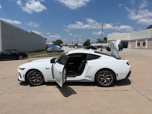 Used 2024 Ford Mustang GT Premium w/ GT Performance Package RWD image 31