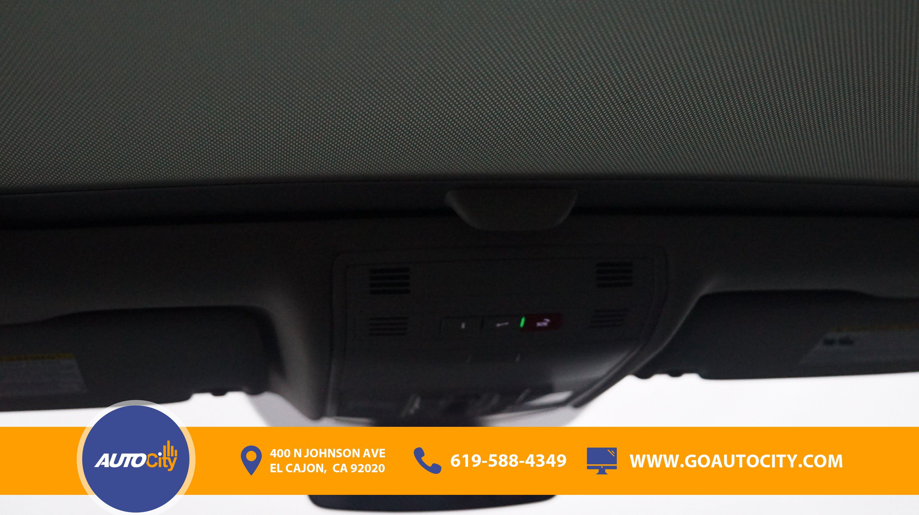 Used 2025 Volkswagen Jetta SE FWD image 20