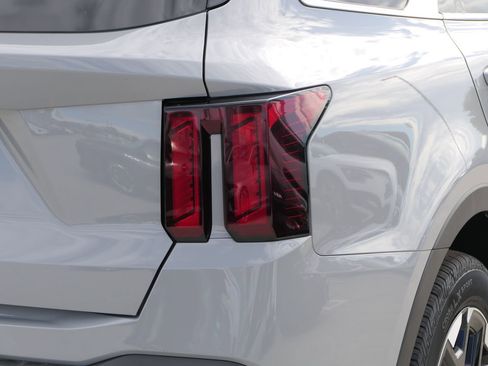 New 2026 Kia Sorento S image 4