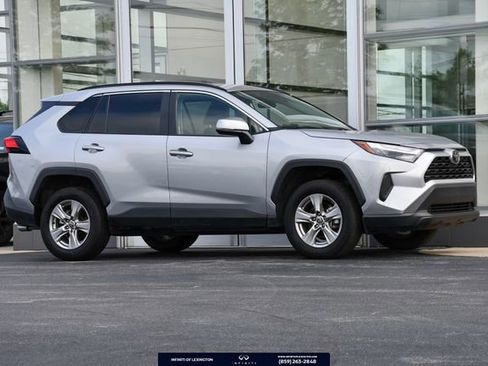 Used 2025 Toyota RAV4 XLE AWD/4WD image 1