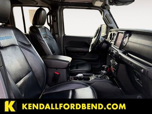 Used 2021 Jeep Wrangler Unlimited Rubicon 4xe w/ Cold Weather Group AWD/4WD image 15