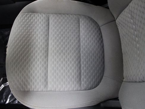 Used 2020 Ford Escape SE image 18