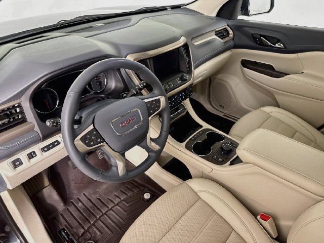 Used 2023 GMC Acadia Denali w/ Denali Ultimate Package AWD/4WD image 15
