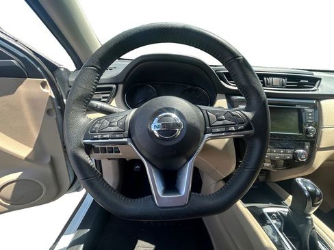 Used 2019 Nissan Rogue SV AWD/4WD image 13