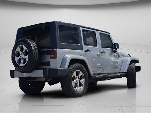 Used 2018 Jeep Wrangler Unlimited Sahara AWD/4WD image 21