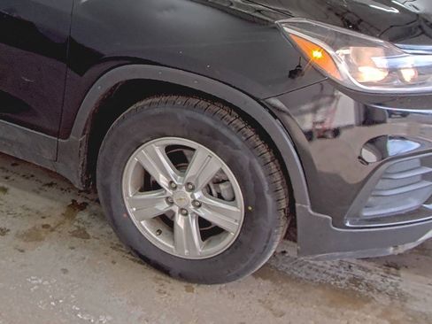 Used 2021 Chevrolet Trax LS w/ Tint and Cruise Package image 11