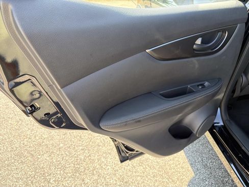Used 2022 Nissan Rogue Sport S FWD image 21