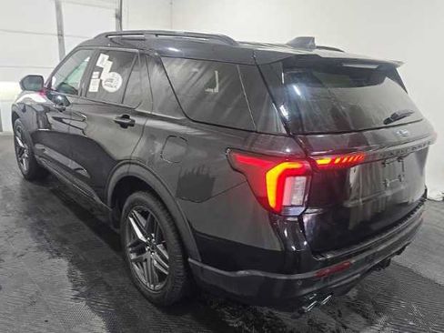 Used 2025 Ford Explorer ST AWD/4WD image 6