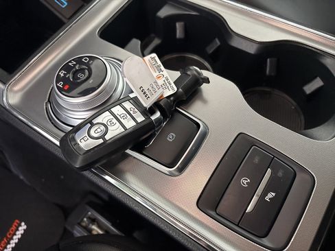 Used 2024 Ford Edge Titanium image 16