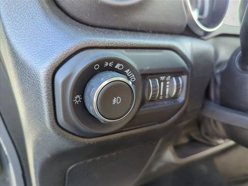 Used 2022 Jeep Wrangler Unlimited Sahara image 26