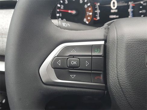 Used 2023 Jeep Compass Latitude image 22