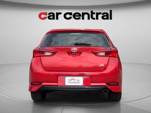 Used 2018 Toyota Corolla iM FWD image 4