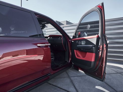 Used 2022 Rolls-Royce Cullinan Black Badge image 21