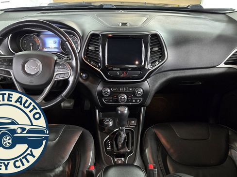 Used 2020 Jeep Cherokee Limited image 35