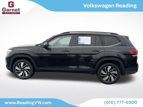 Used 2025 Volkswagen Atlas SE image 2