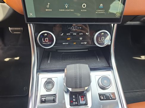 Certified 2024 Jaguar XF R-Dynamic SE RWD image 26