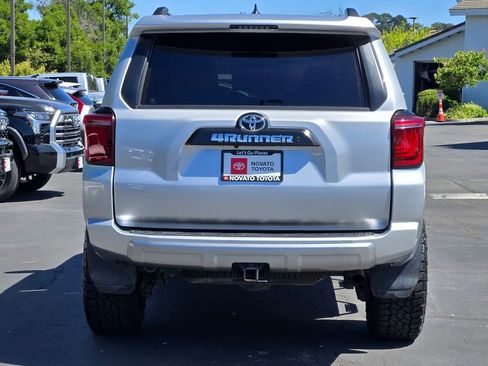 Used 2021 Toyota 4Runner TRD Off-Road Premium w/ Moonroof Package AWD/4WD image 7