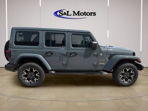 Used 2024 Jeep Wrangler Unlimited Sahara w/ Technology Group AWD/4WD image 9