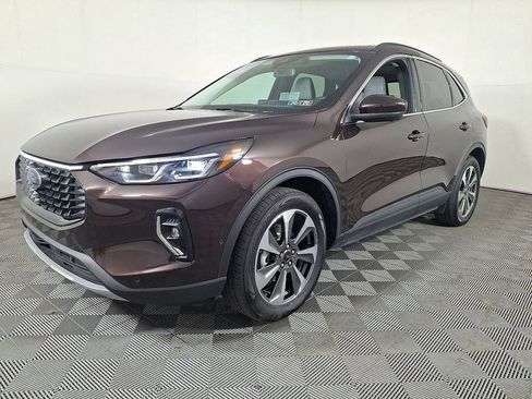 Used 2023 Ford Escape Platinum w/ Premium Technology Package image 6