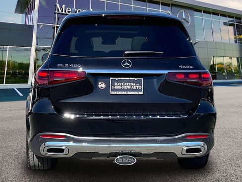 Used 2026 Mercedes-Benz GLS 450 4MATIC image 4