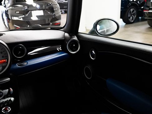 Used 2009 MINI Cooper John Cooper Works image 10