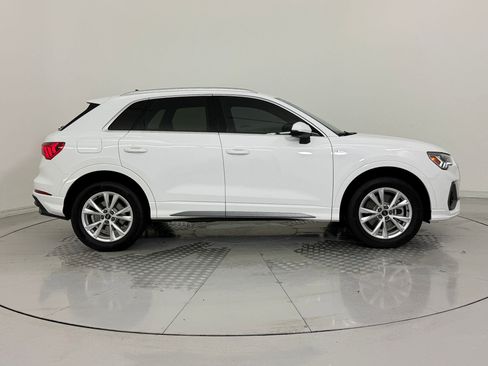 Certified 2025 Audi Q3 2.0T Premium image 8