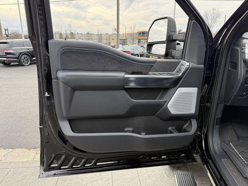 Used 2025 Ford F450 Platinum w/ Platinum Plus Package image 13