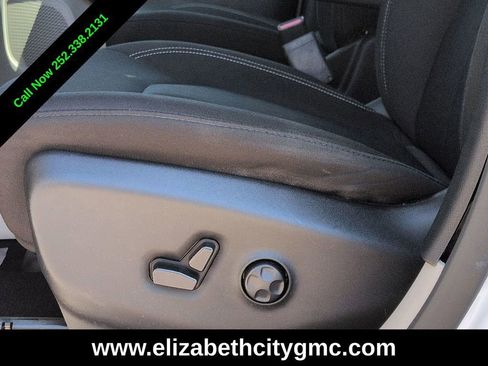 Used 2023 Chrysler Voyager LX FWD image 22
